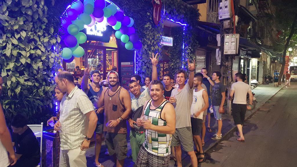 Hanoi Rocks Hostel Exterior photo